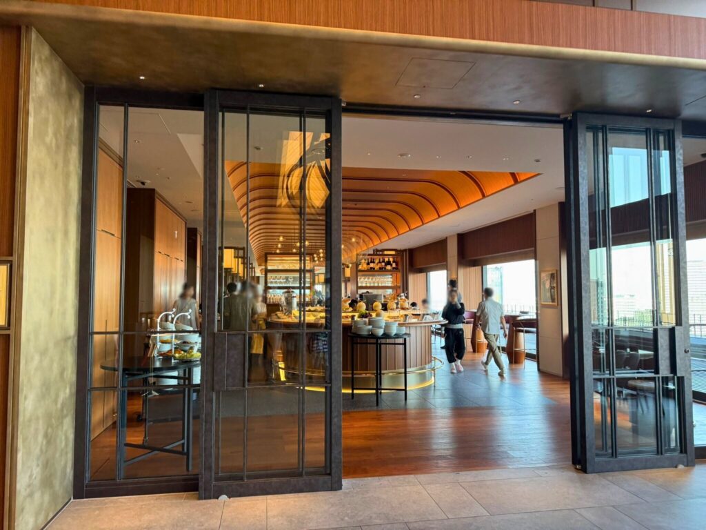 大阪ステーションホテル THE-MOMENT GRILL & DINING 朝食会場の入口