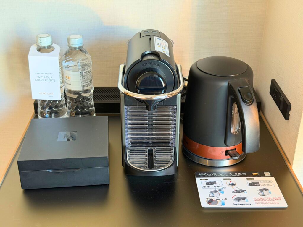コートヤード名古屋のミニバー設備|ネスプレッソ・ペットボトル水・電気ケトル
