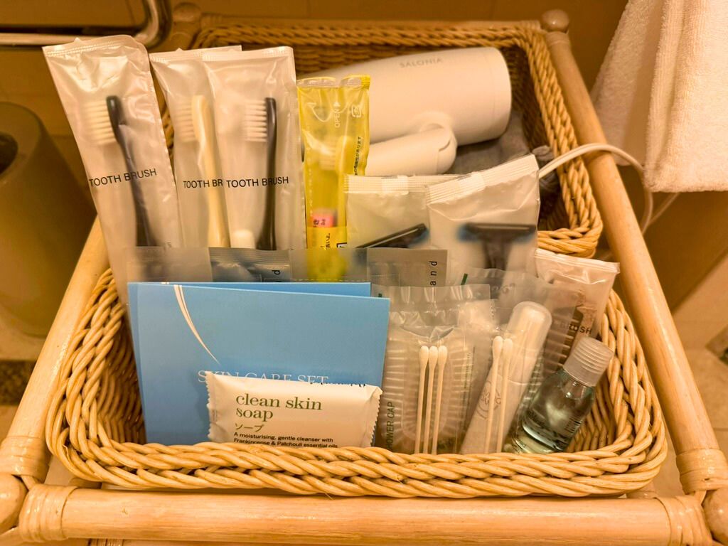 名古屋マリオットアソシアホテルの客室アメニティ一式(歯ブラシ・カミソリなど)