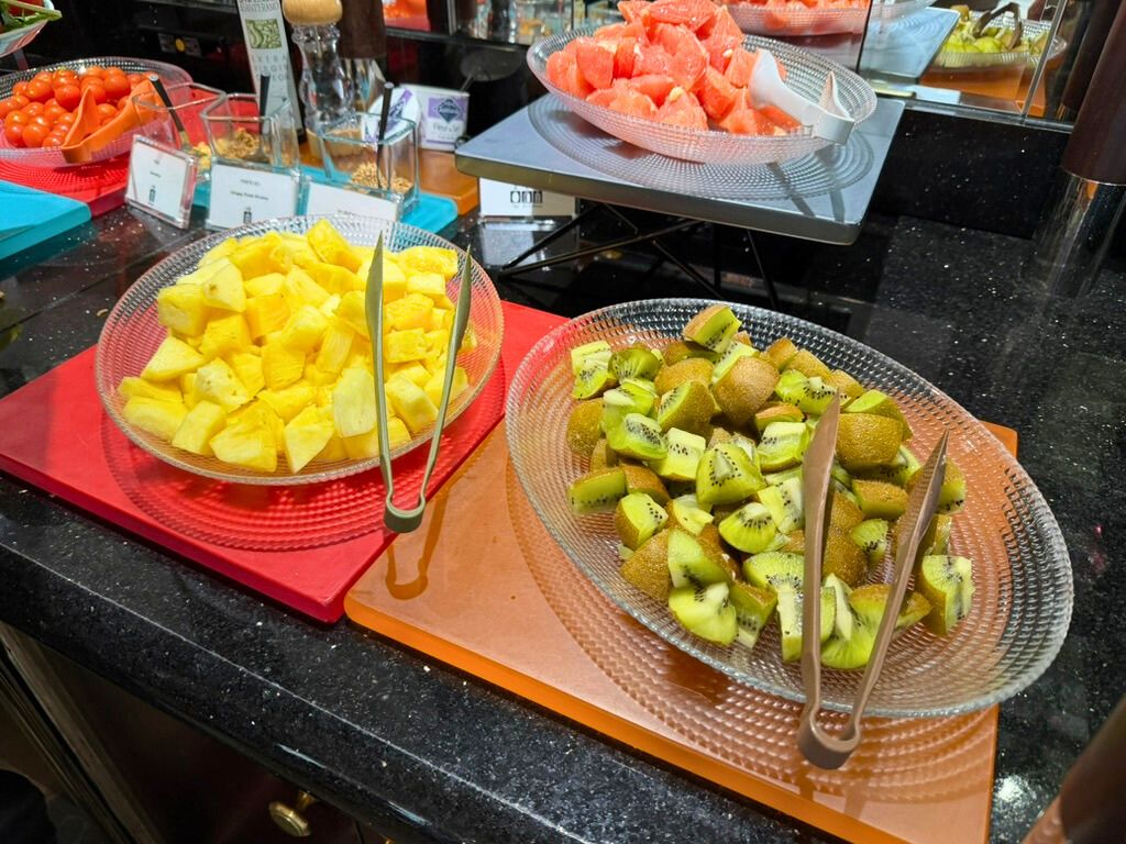 名古屋マリオットアソシアホテル エリートラウンジ朝食のフルーツ