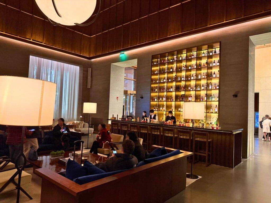 上海エディションのロビーラウンジ