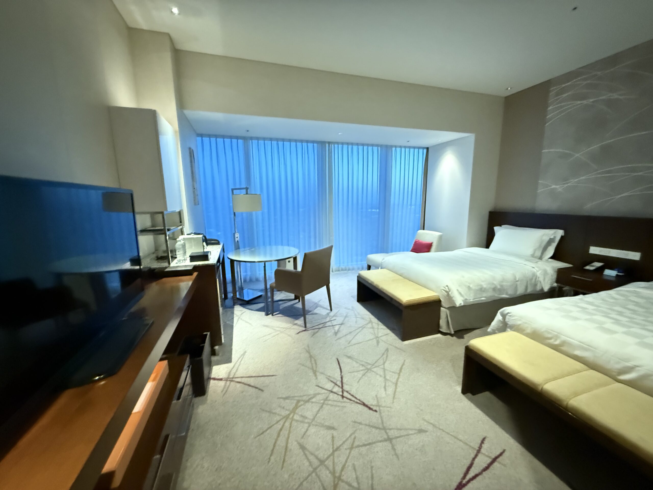 大阪の高層階から望む上質な客室