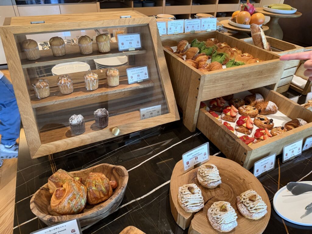 リッツ・カールトン福岡 クラブラウンジ朝食ビュッフェのパンとペストリー